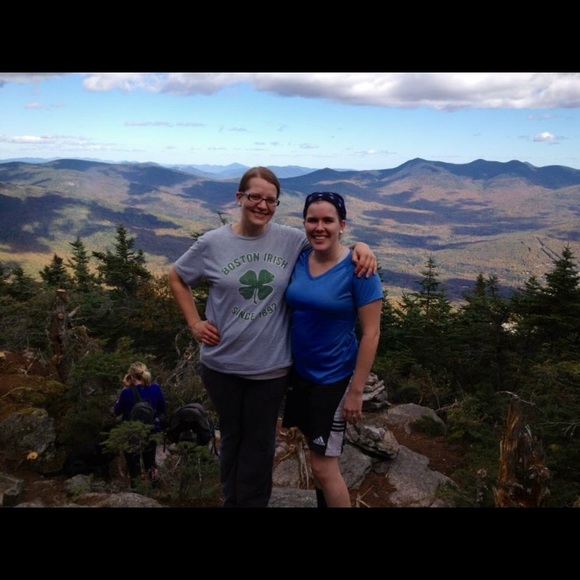 Meet your Poshers, Britta and Rachel - Picture 3 of 7